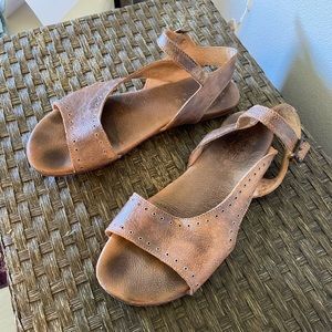 Shimmer gold cushion sandals
